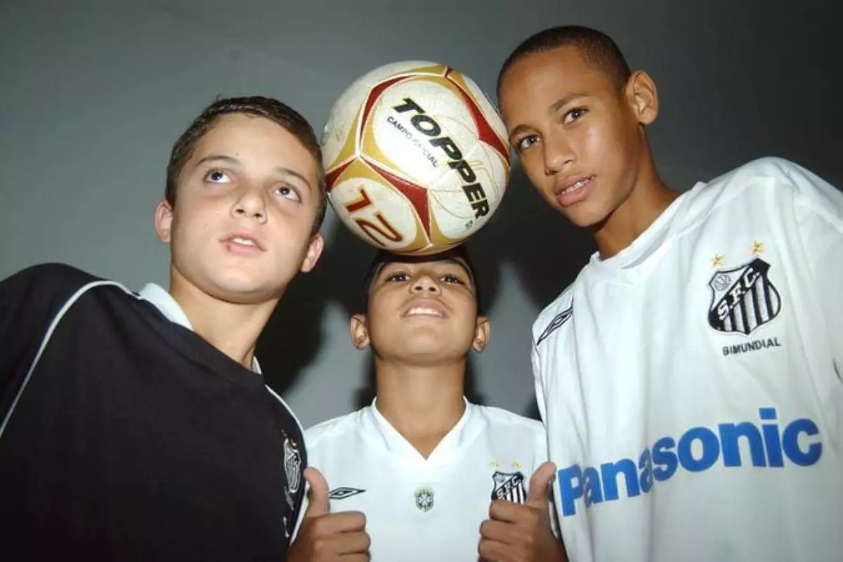Neymar e Gabigol têm longa relação dentro e fora dos gramados: são amigos, cunhados e participam até de evento de pôquer